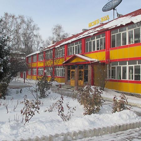 Otel Issyk-Kul Karakol Buitenkant foto