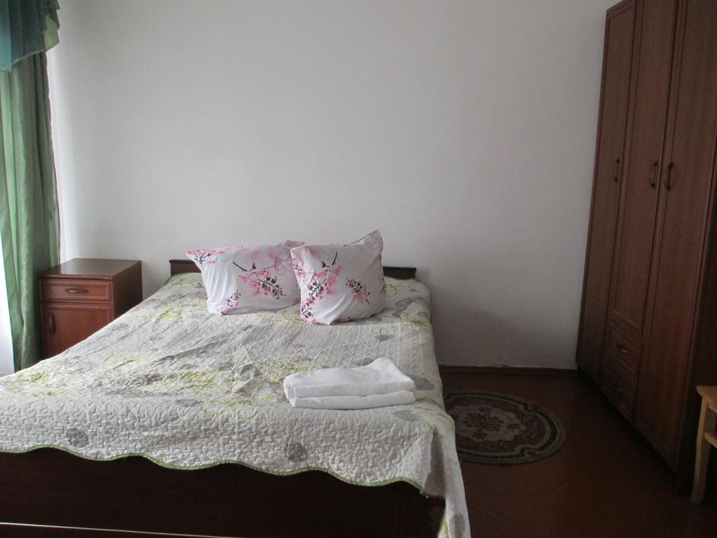 Otel Issyk-Kul Karakol Buitenkant foto