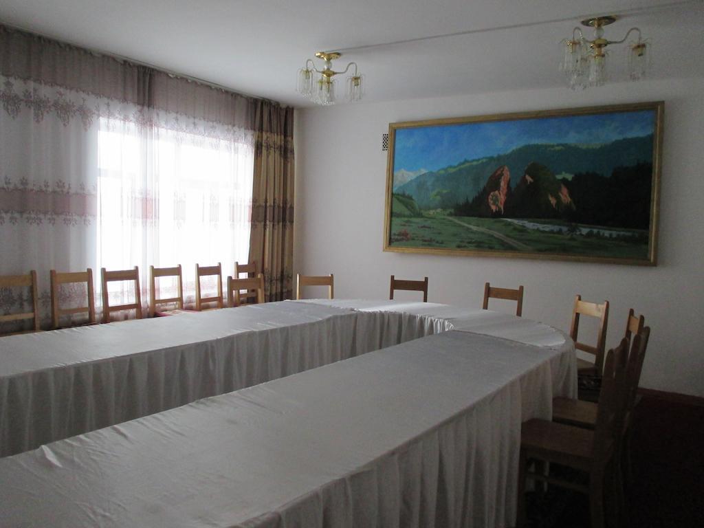 Otel Issyk-Kul Karakol Buitenkant foto