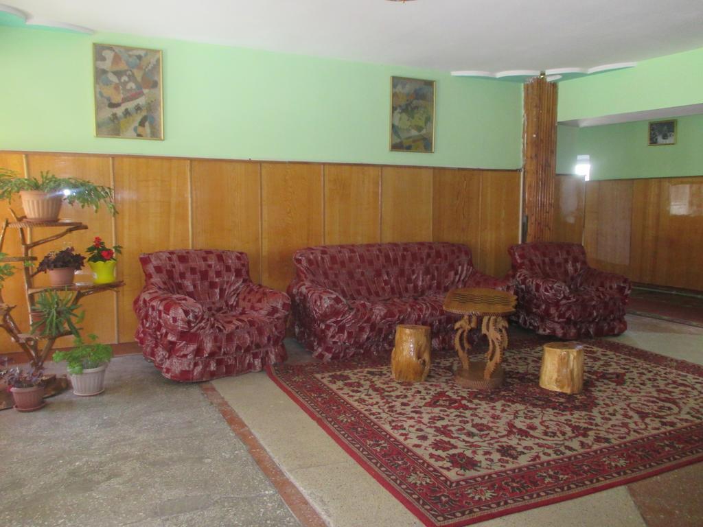Otel Issyk-Kul Karakol Buitenkant foto