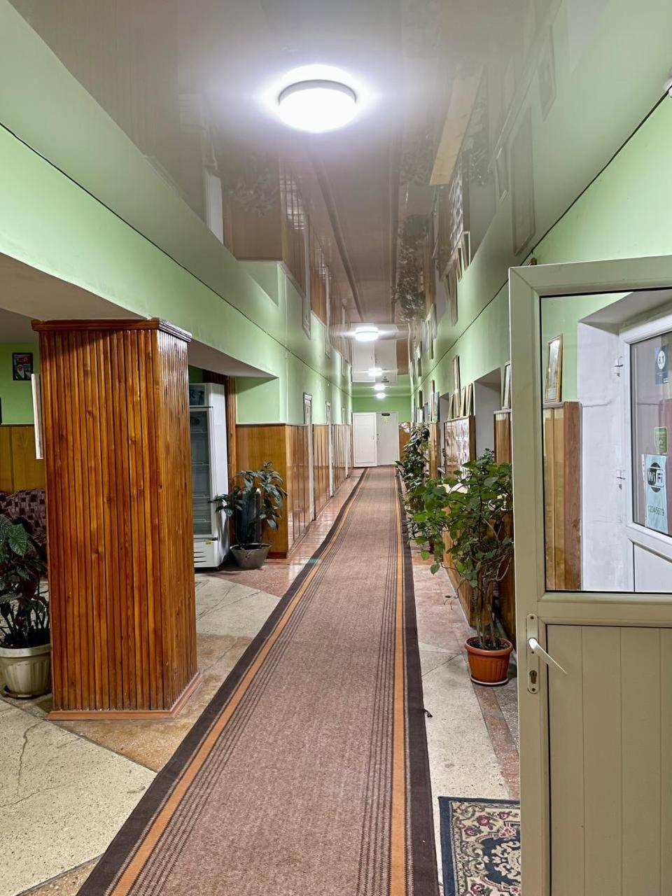Otel Issyk-Kul Karakol Buitenkant foto