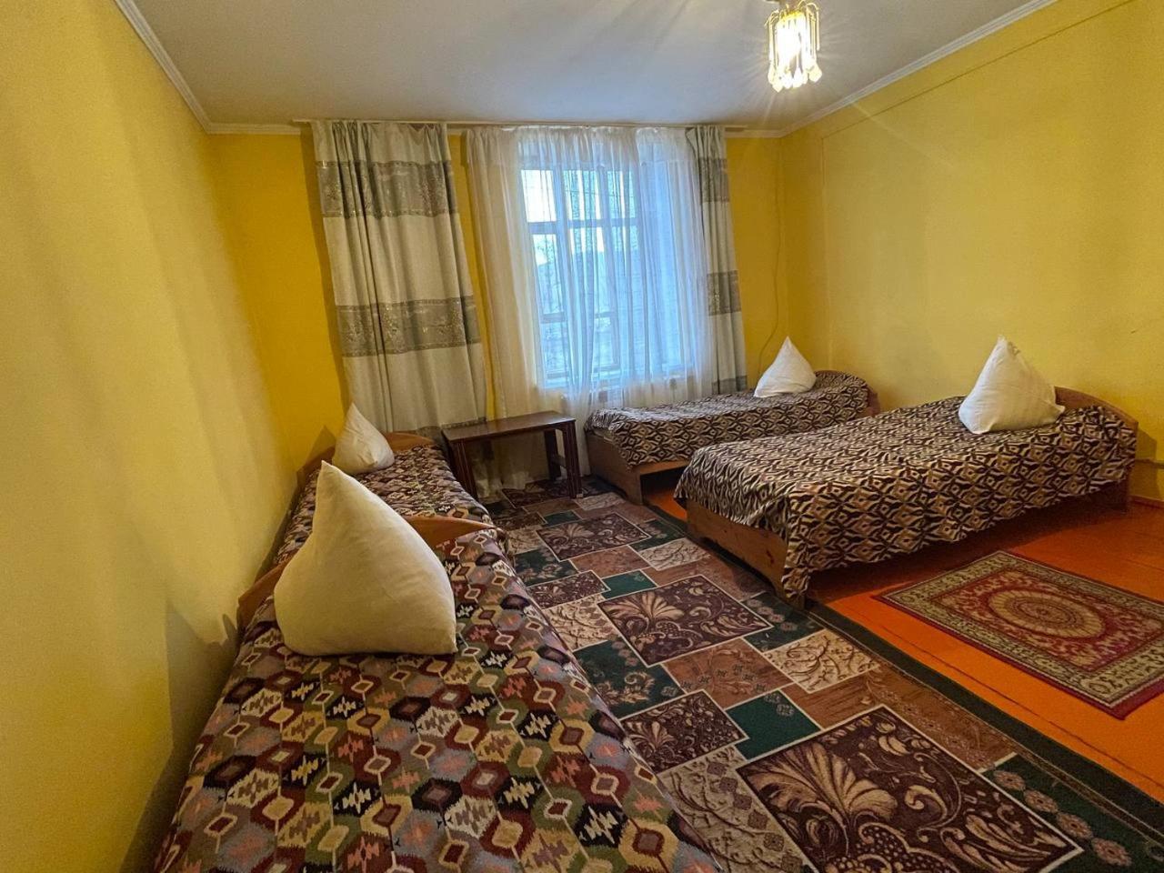 Otel Issyk-Kul Karakol Buitenkant foto