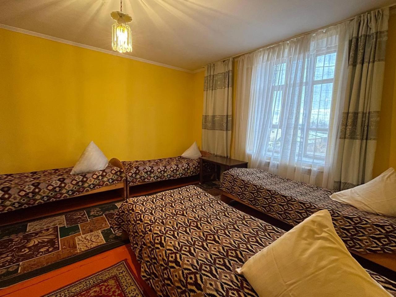 Otel Issyk-Kul Karakol Buitenkant foto