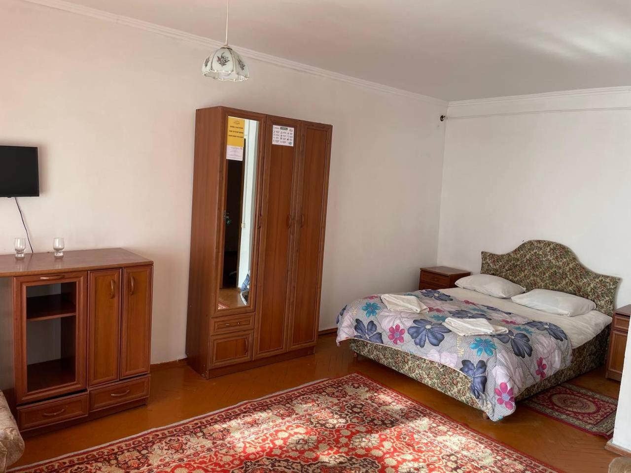 Otel Issyk-Kul Karakol Buitenkant foto