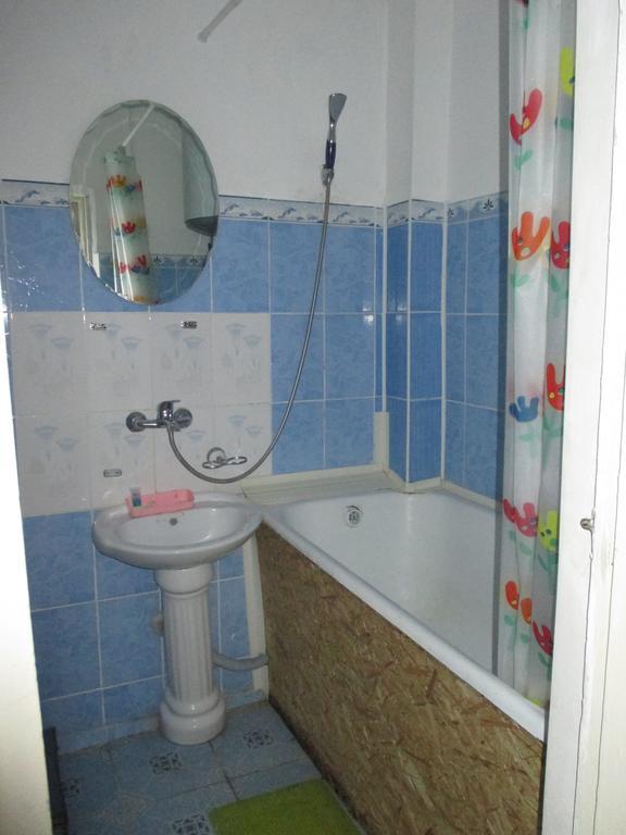 Otel Issyk-Kul Karakol Buitenkant foto