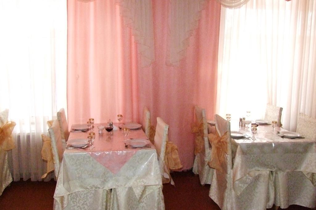 Otel Issyk-Kul Karakol Buitenkant foto