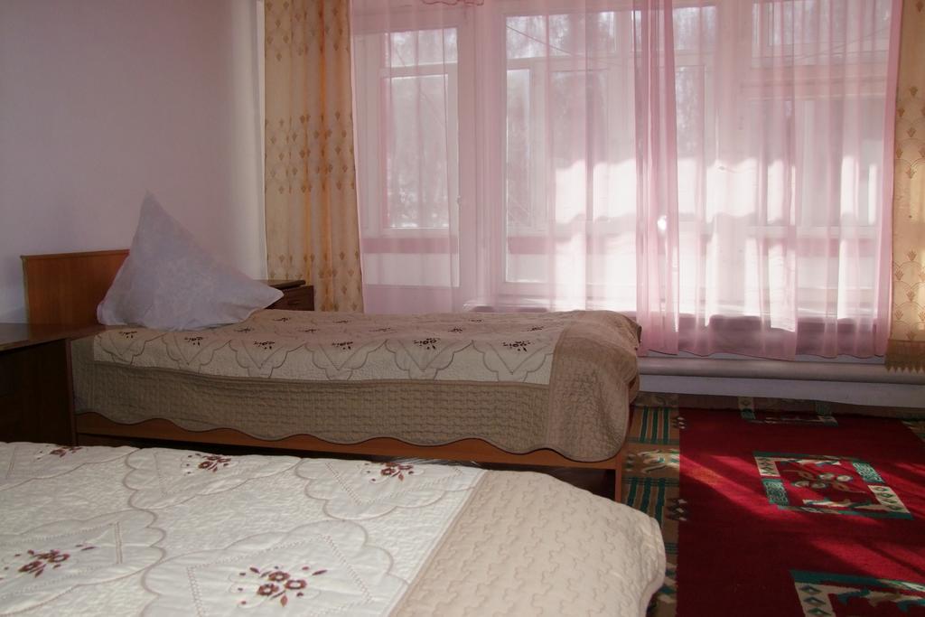 Otel Issyk-Kul Karakol Buitenkant foto