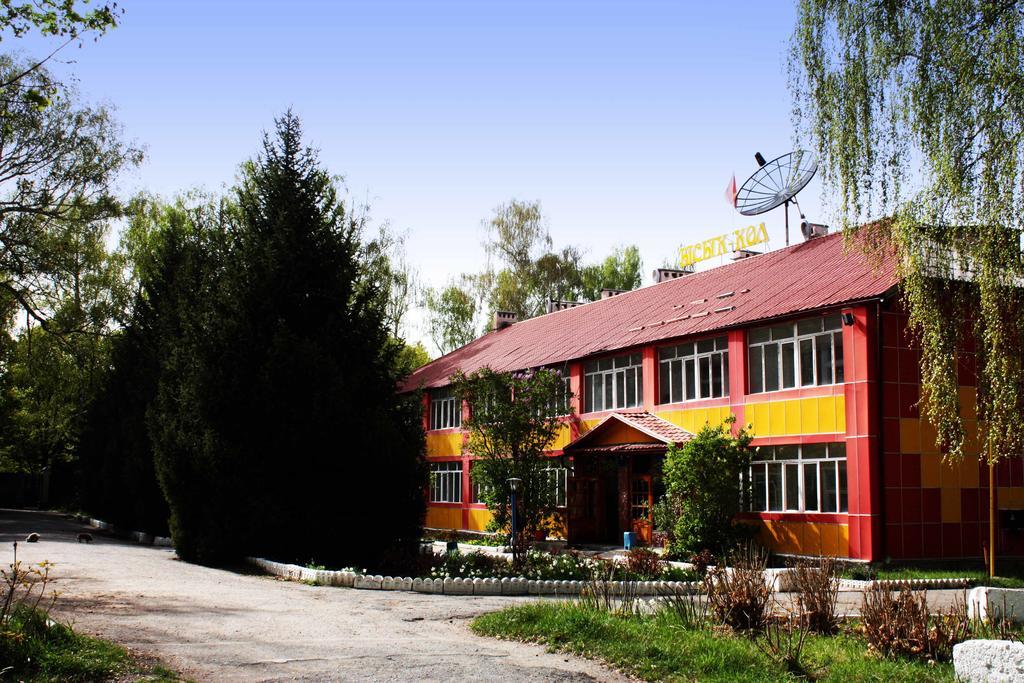 Otel Issyk-Kul Karakol Buitenkant foto