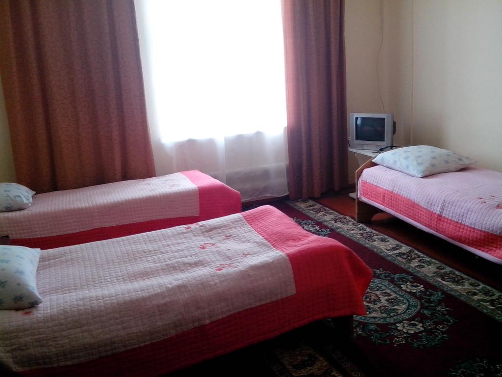 Otel Issyk-Kul Karakol Buitenkant foto