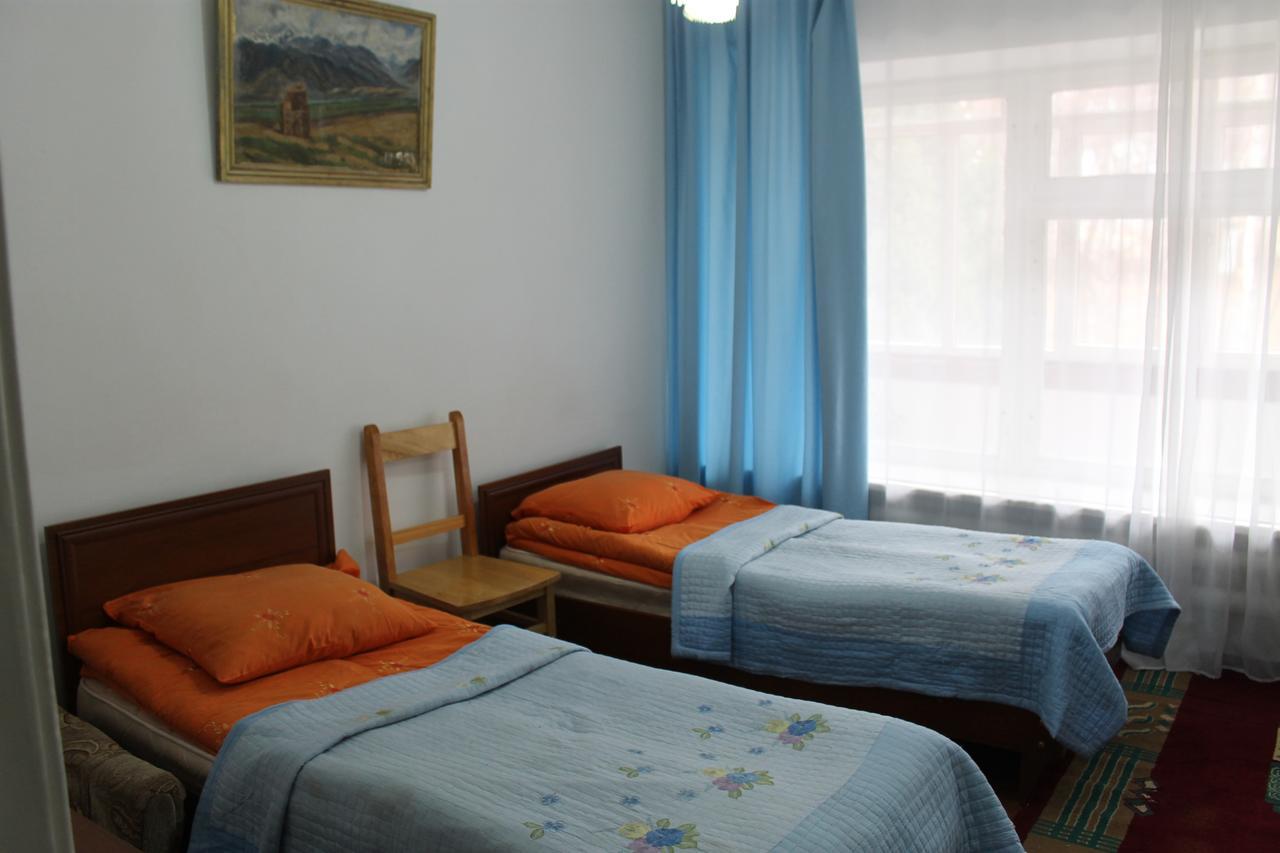 Otel Issyk-Kul Karakol Buitenkant foto