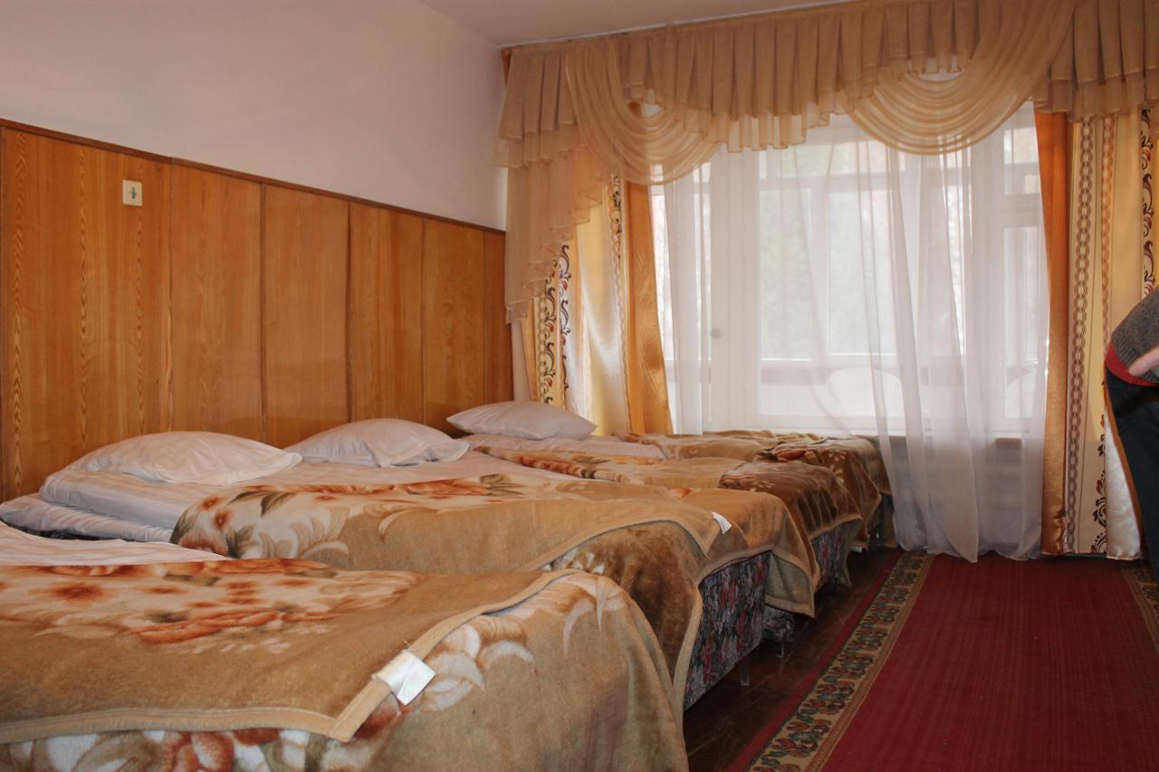 Otel Issyk-Kul Karakol Buitenkant foto