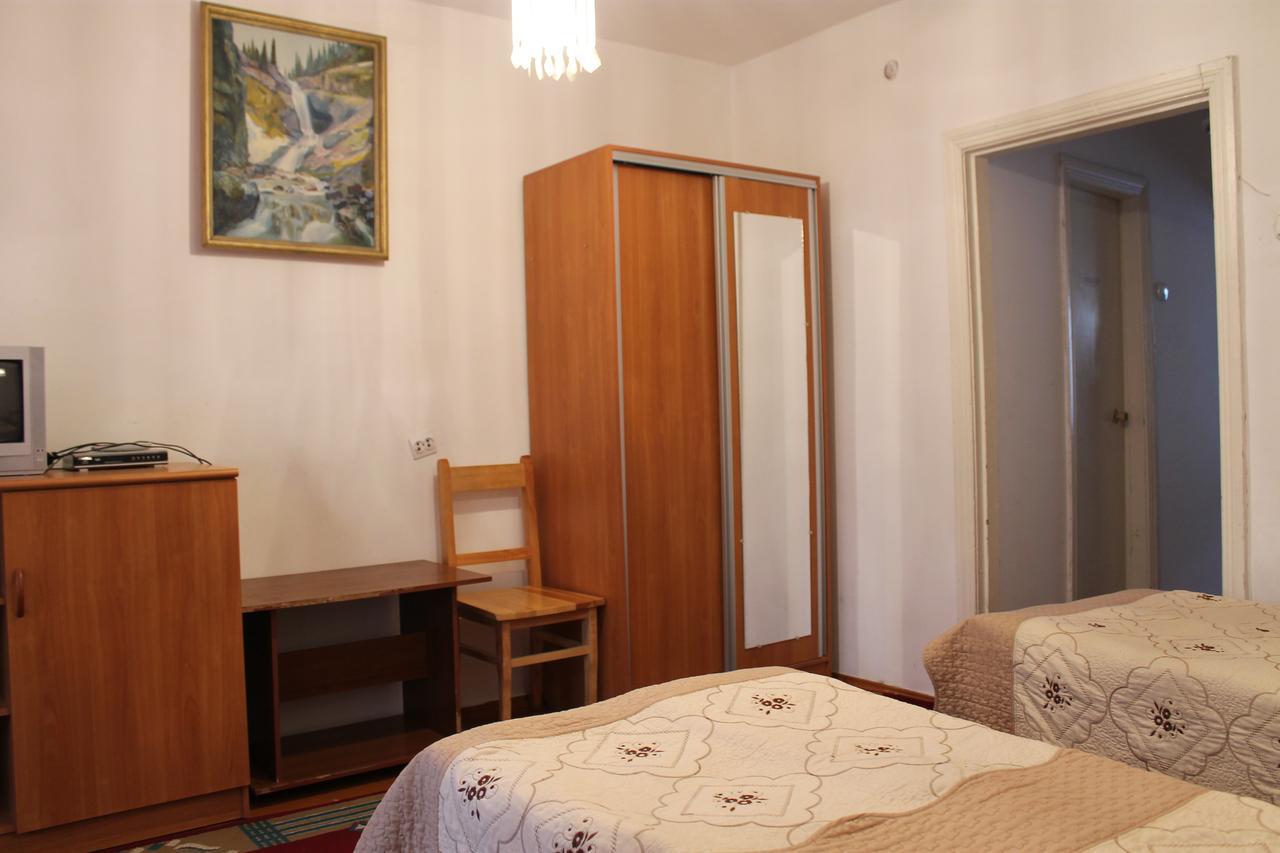 Otel Issyk-Kul Karakol Buitenkant foto