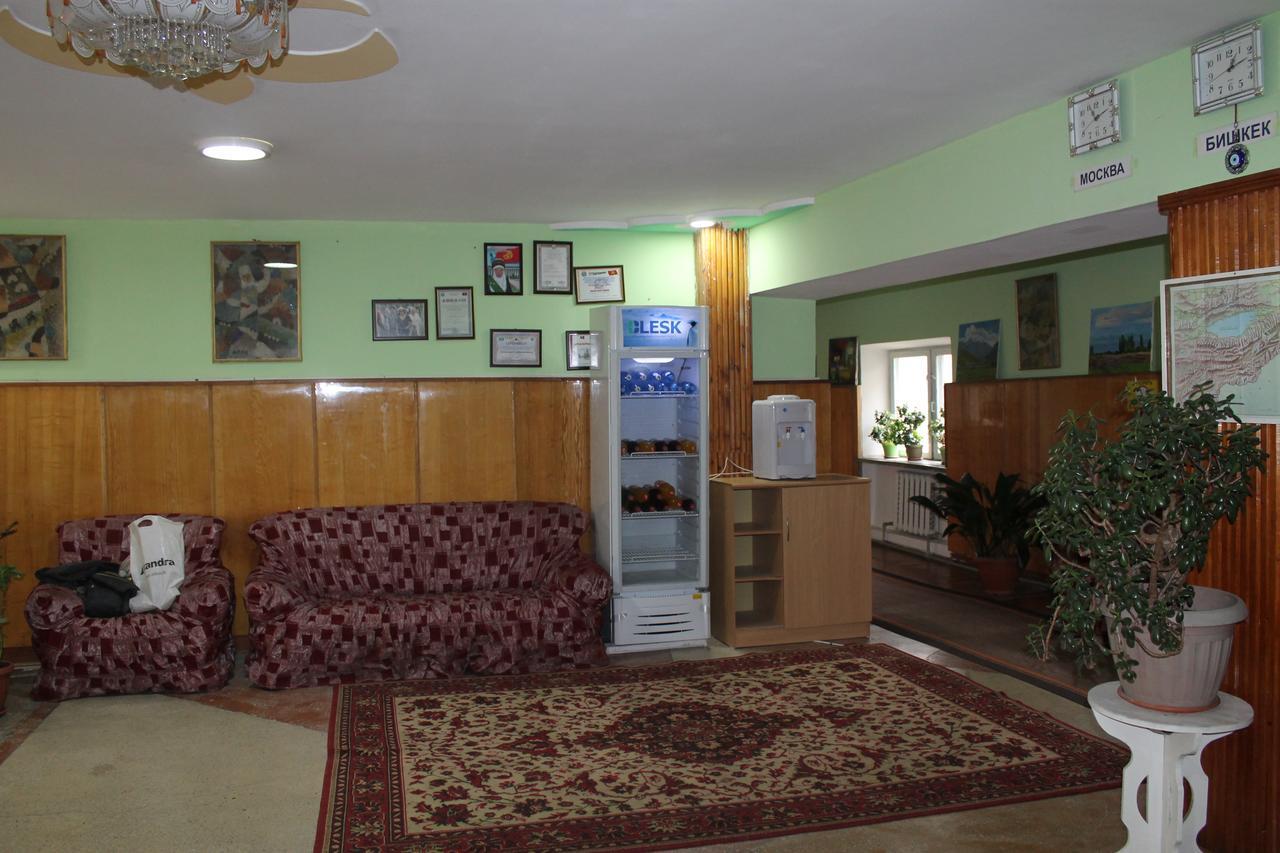 Otel Issyk-Kul Karakol Buitenkant foto